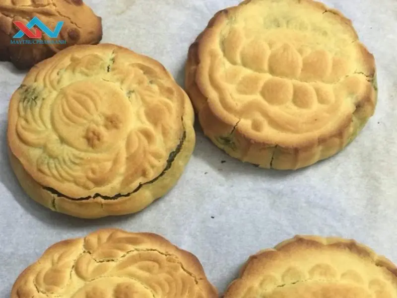 Bánh trung thu bị bở