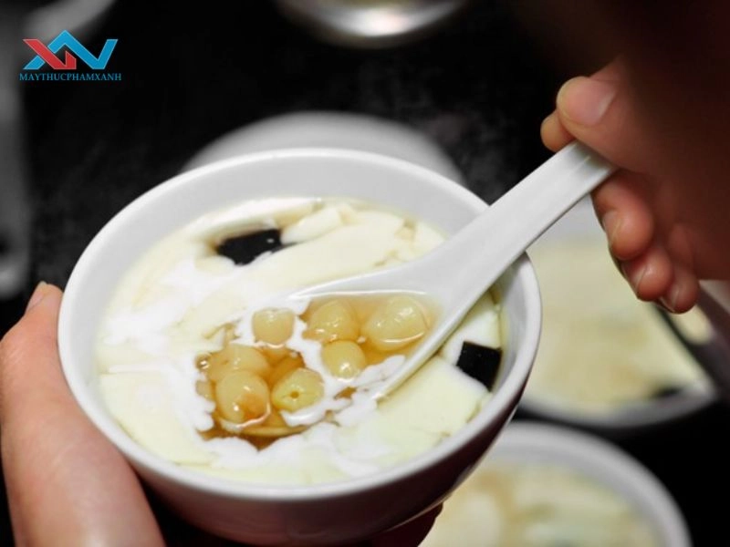 Chè đậu hũ non hạt sen Chè đậu hũ non hạt sen