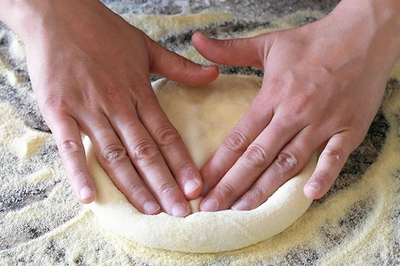 làm bánh pizza hải sản làm bánh pizza hải sản