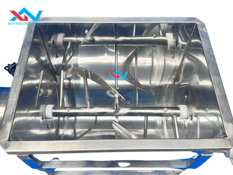 Chọn máy trộn thịt làm từ chất liệu inox cao cấp 304 và có cánh trộn phù hợp