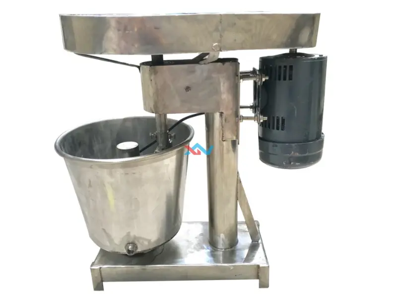 Sử dụng máy trộn bột chuyên nghiệp làm bánh bao