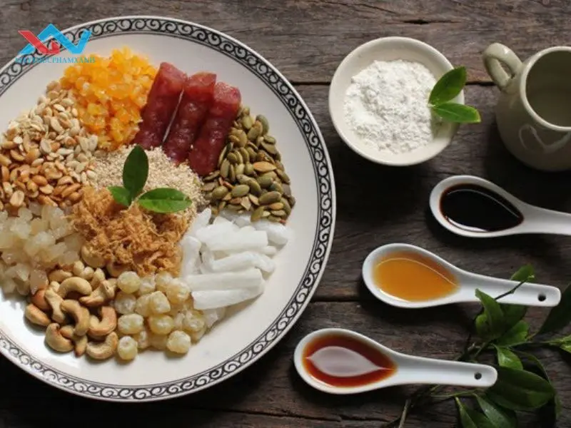 bánh trung thu thập cẩm trứng muối
