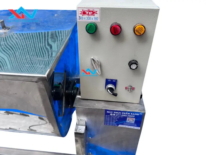 Máy trộn thịt nằm ngang biến tần có khả năng điều chỉnh tốc độ