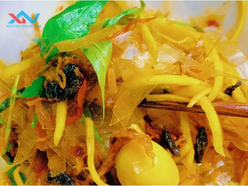 Cách làm bánh tráng trộn muối tây ninh