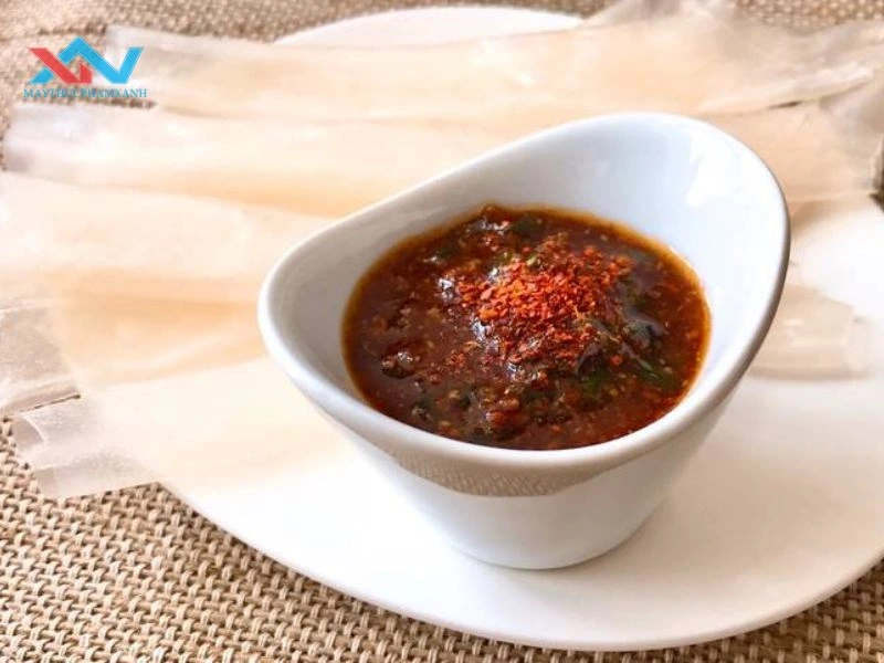 Cách làm nước sốt bánh tráng bò khô