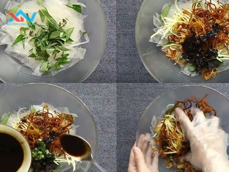 Trộn bánh tráng cùng các topping và sốt me 