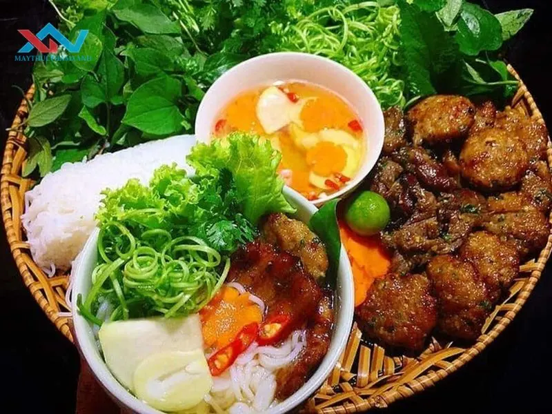 Cách ăn bún chả thơm ngon, chuẩn vị Hà Nội 